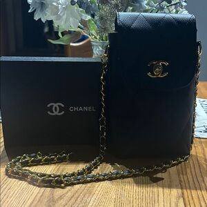 Chanel Black Crossbody Bag GWP
Reasonable offers will be considered